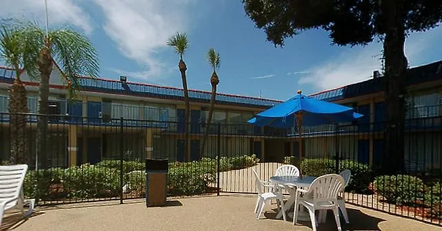 Holiday Inn Express & Suites - Tampa East - Ybor City By Ihg 3*,