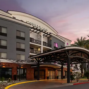 Courtyard Angeles Airport 3* Burbank