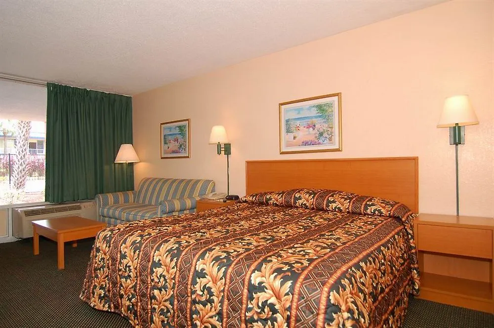 Holiday Inn Express & Suites - Tampa East - Ybor City By Ihg